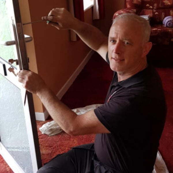 locksmith in tralee, locked out of house, broken door lock, door lock repair, locksmith in tralee, a and a locksmith