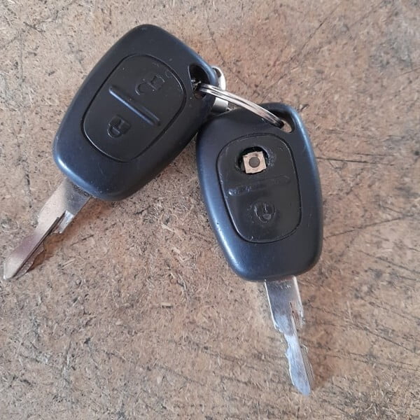 Broken car keys, broken van keys, car key not working, car remote buttons broken, locksmith in tralee, locksmith in kerry, fix car keys in kerry, auto keys, new car keys, a and a locksmiths tralee, locksmith in killarney